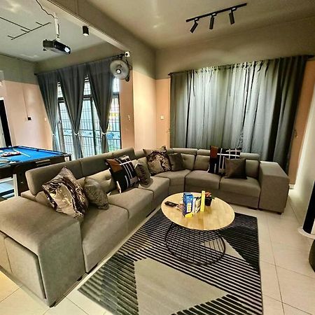 Cozy Holiday Home Karaoke Bbq Bukit Indah Jb Johor Bahru Exterior foto