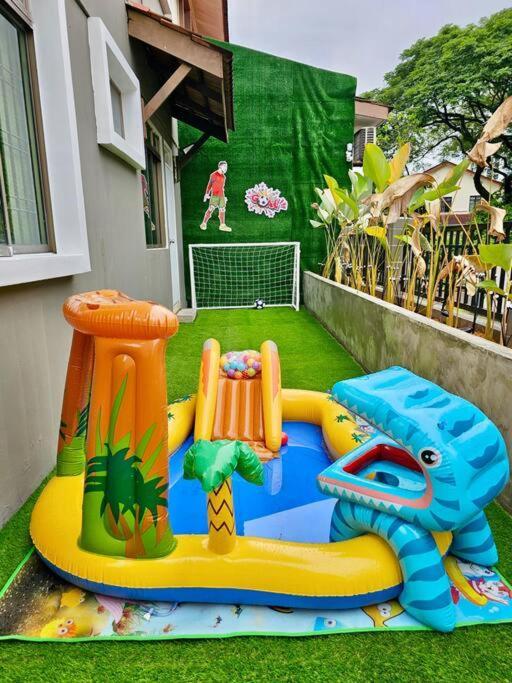 Cozy Holiday Home Karaoke Bbq Bukit Indah Jb Johor Bahru Exterior foto