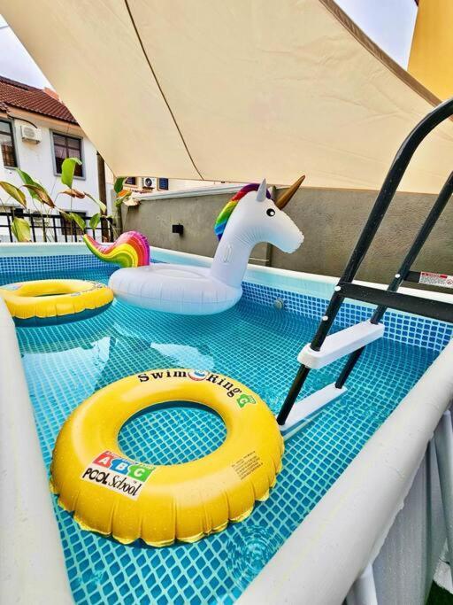Cozy Holiday Home Karaoke Bbq Bukit Indah Jb Johor Bahru Exterior foto